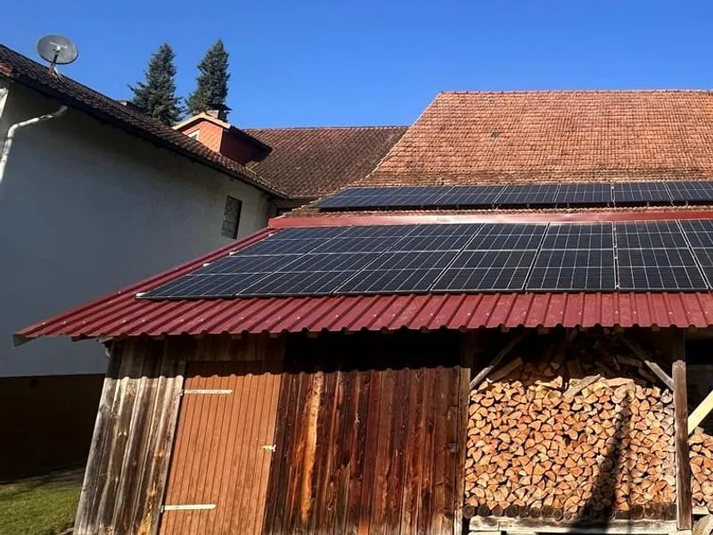 Photovoltaikanlage auf einem Wohnhaus in Heiligkreuz